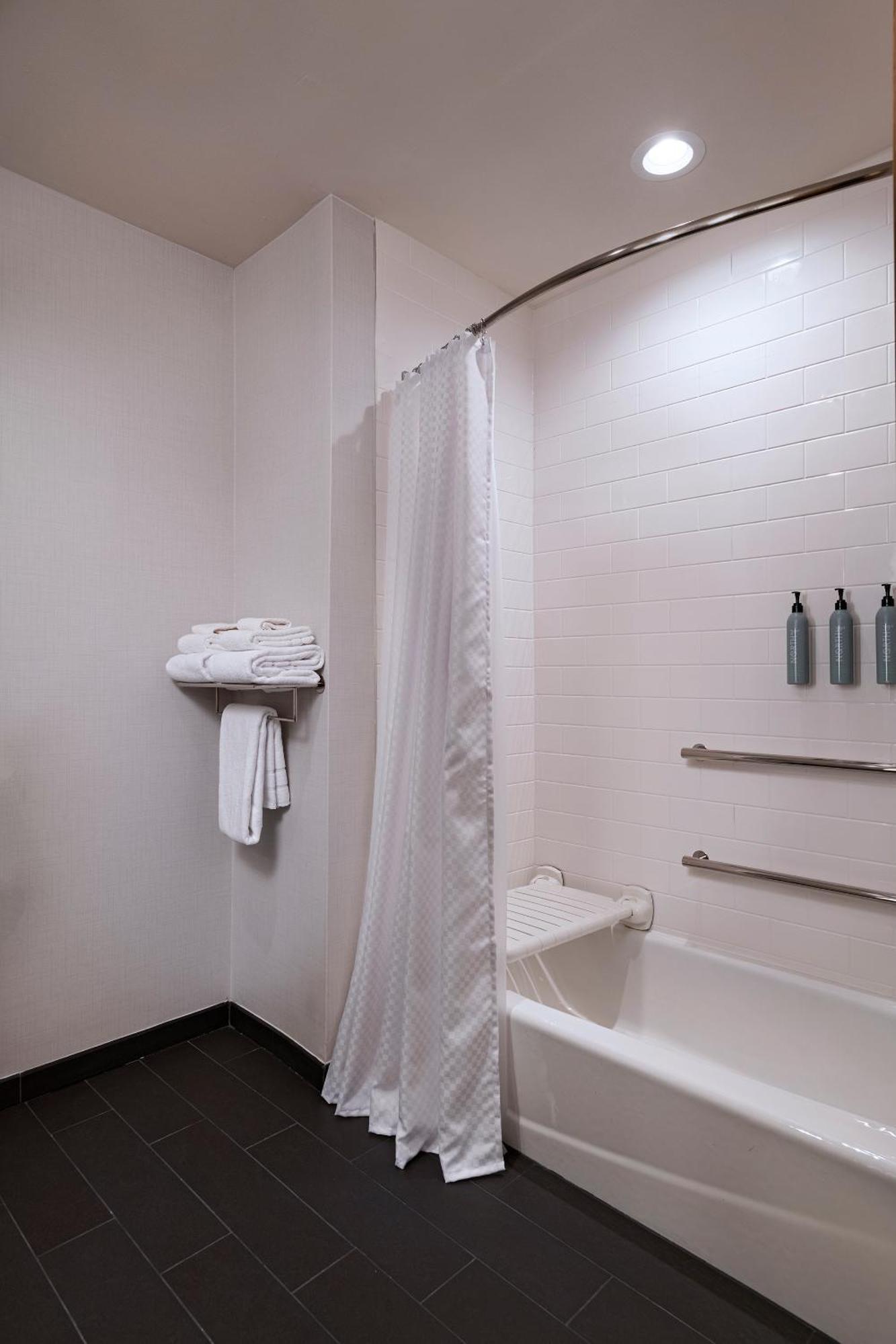 Four Points By Sheraton Fort Worth North Екстериор снимка